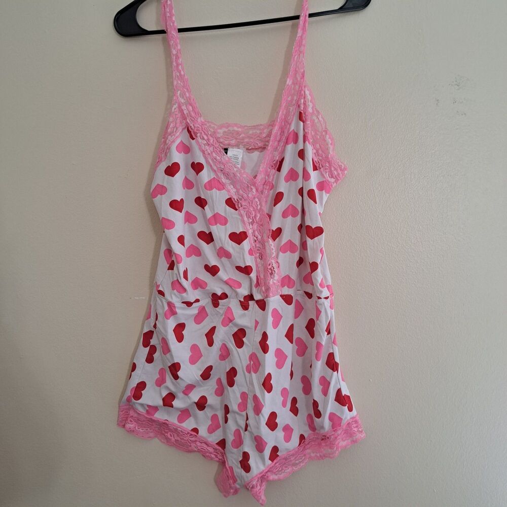 Fashion Nova Lounge Shortie Romper Size Medium Valentine